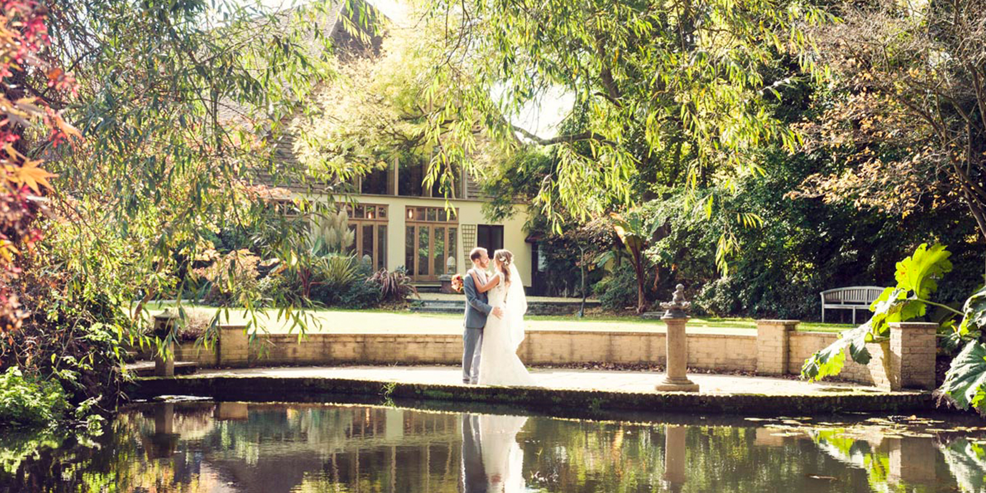 Hayley and Oliver held their breathtaking autumn wedding at one of Hampshire’s finest wedding venues