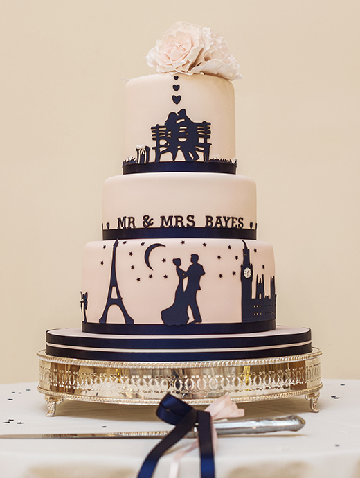 The happy couple’s wedding cake had a romantic theme with a stunning colour collaboration of gold and navy