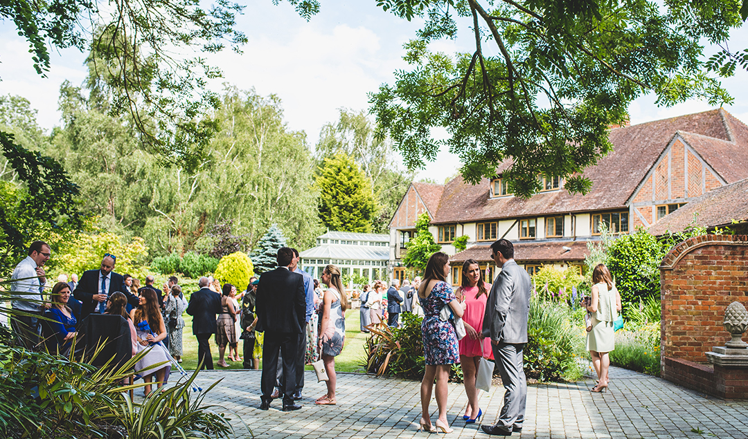 You and your guests can enjoy plenty of picture perfect wedding photo opportunities at this beautiful Hampshire wedding venue