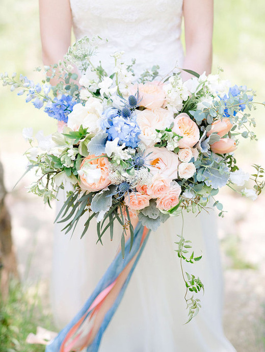 mix blue and peach for a show-stopping summer wedding colour combination